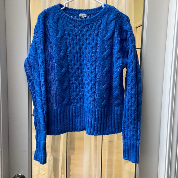 Blue sweater - small - Picture 1 of 3